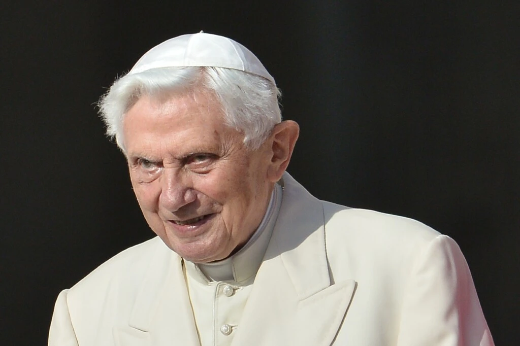 Papa emérito Bento XVI, na Praça de São Pedro, no Vaticano, em 28 de setembro de 2014.