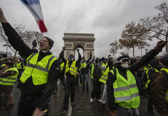 França está reeditando os protestos de 2013 do Brasil França está reeditando os protestos de 2013 do Brasil